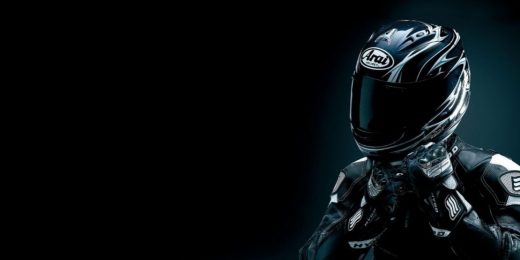 What affects the weight of a motorcycle helmet